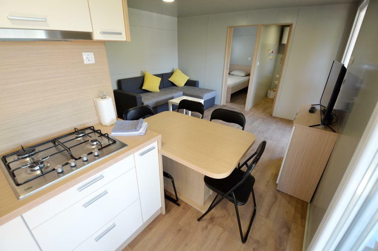 Mobile Home Cvita Betina  Eksteriør bilde