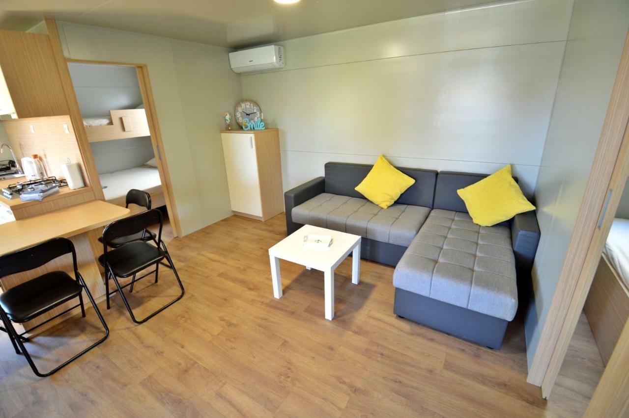 Mobile Home Cvita Betina  Eksteriør bilde